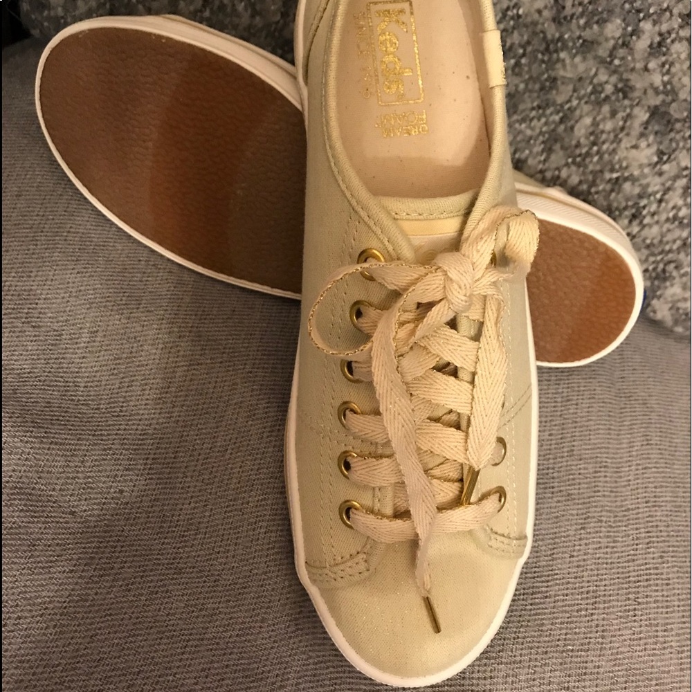 Shoes - Picture 2 of 4